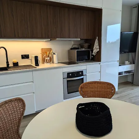 Renove, 3pers Avec Terrasse Et Piscine D18 *
