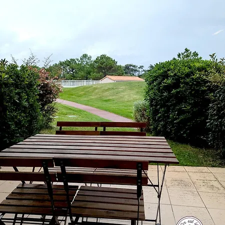 Renove, 3pers Avec Terrasse Et Piscine D18 Apartmán