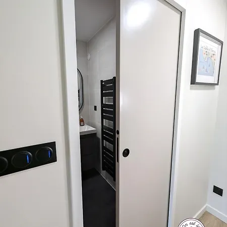 Renove, 3pers Avec Terrasse Et Piscine D18 *